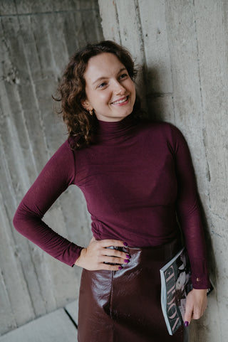 JOEY TURTLENECK TOP BURGUNDY