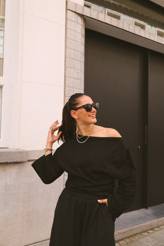 LOWIE OFF SHOULDER TOP BLACK