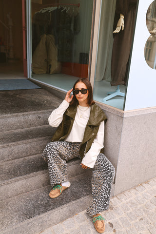 MILO SLEEVELESS LEATHER JACKET KHAKI