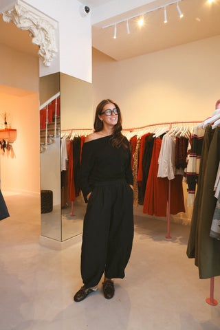 LOWIE OFF SHOULDER TOP BLACK