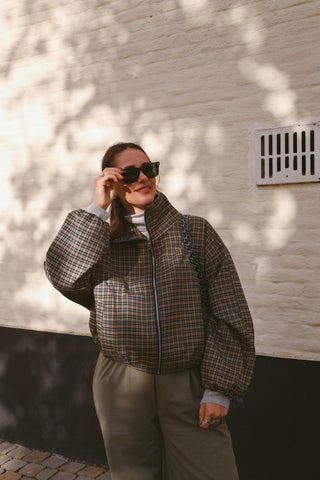 PIPPA CHECKED BOMBER JACKET KHAKI/BEIGE