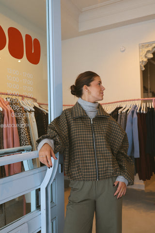 PIPPA CHECKED BOMBER JACKET KHAKI/BEIGE