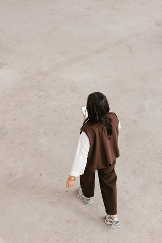 NIA SLEEVELESS JACKET BROWN
