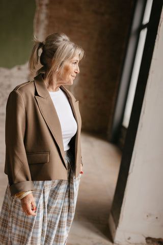 SAM CROPPED BLAZER BROWN