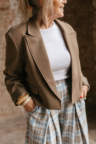 SAM CROPPED BLAZER BROWN