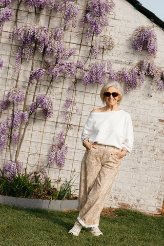 ALEXA OFF SHOULDER SWEATER WHITE