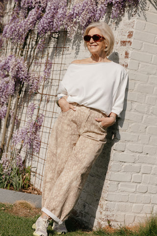 ALEXA OFF SHOULDER SWEATER WHITE